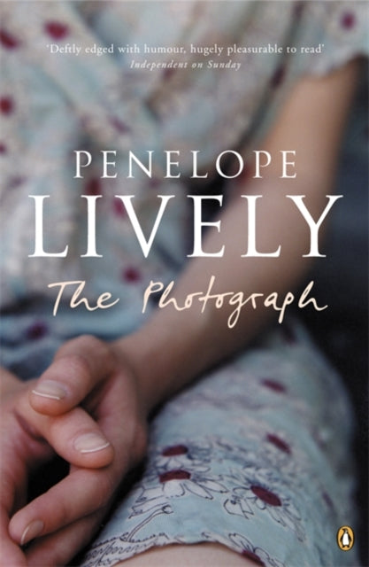 Book cover of: Photograph. By: Penelope Lively