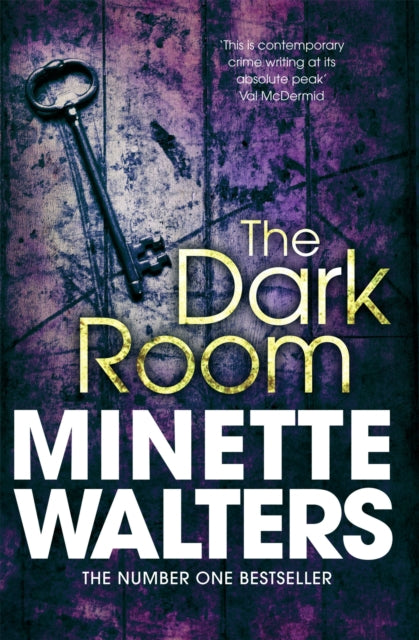 Book cover of: Dark Room. By: Minette Walters